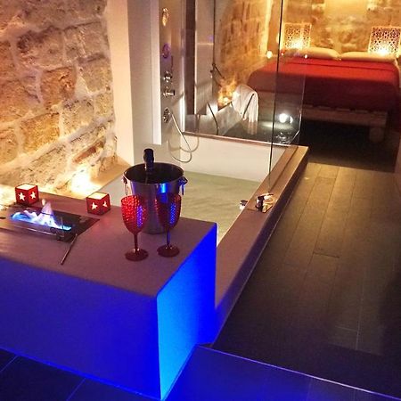 My Monopoli -Casa Dei Fiori Suite "Tulipano Nero" Centro Storico Eksteriør bilde